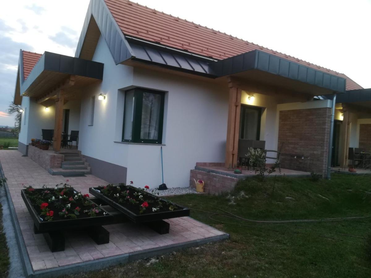 Edina Vendégház-Gyenesdiás Esterno foto